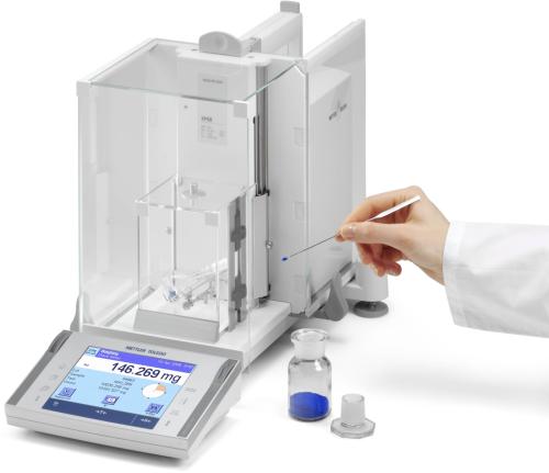 Cân thí nghiệm